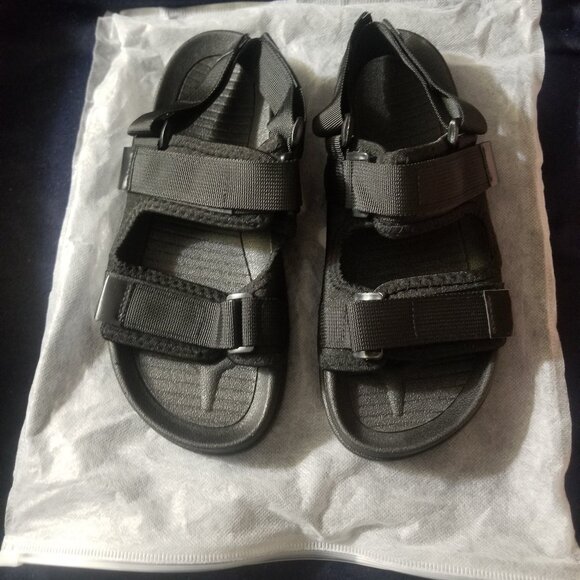 NWT women's size 9 black sandals - Picture 3 of 7